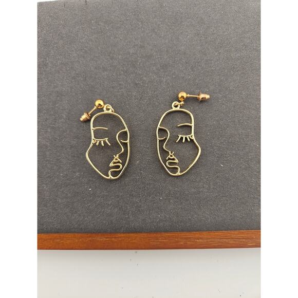 Gold Tone Abstract Face Dangle Drop Earrings Wire Work Artsy Picasso Style - Picture 2 of 3